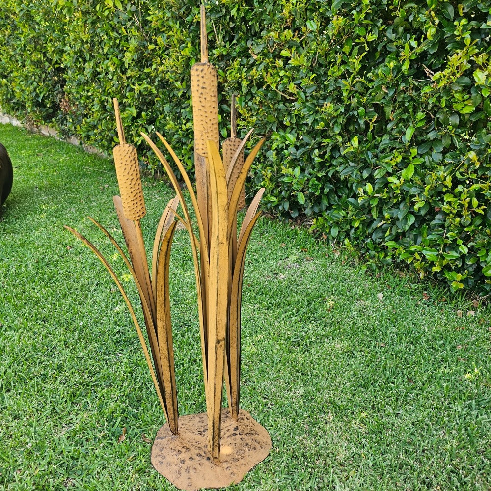 Refined Metal Bulrushes with Base