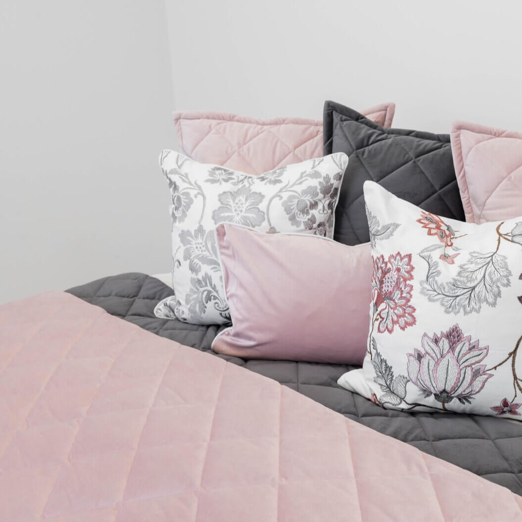 Allure Luxurious Bedding Supreme Comforter - Blush