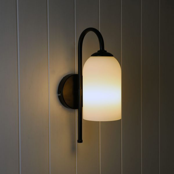 Classic Style Black Metalware Outdoor Light