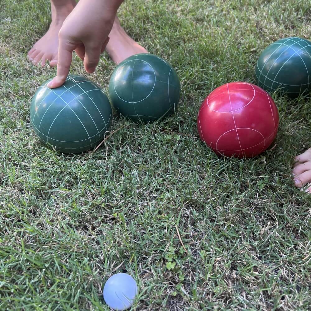 Deluxe 8 Resin Bowls Bocce Game Set Red & Green