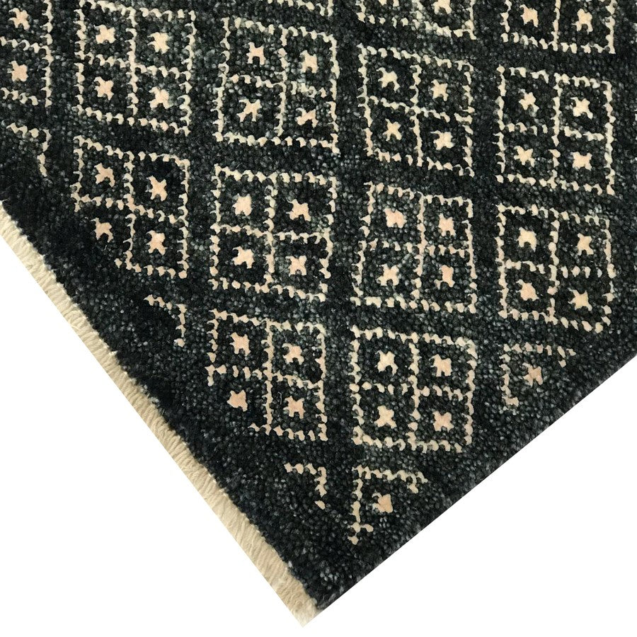 Designer Diamond Pattern Handwoven Woolen Rug (Available in 2 Sizes)