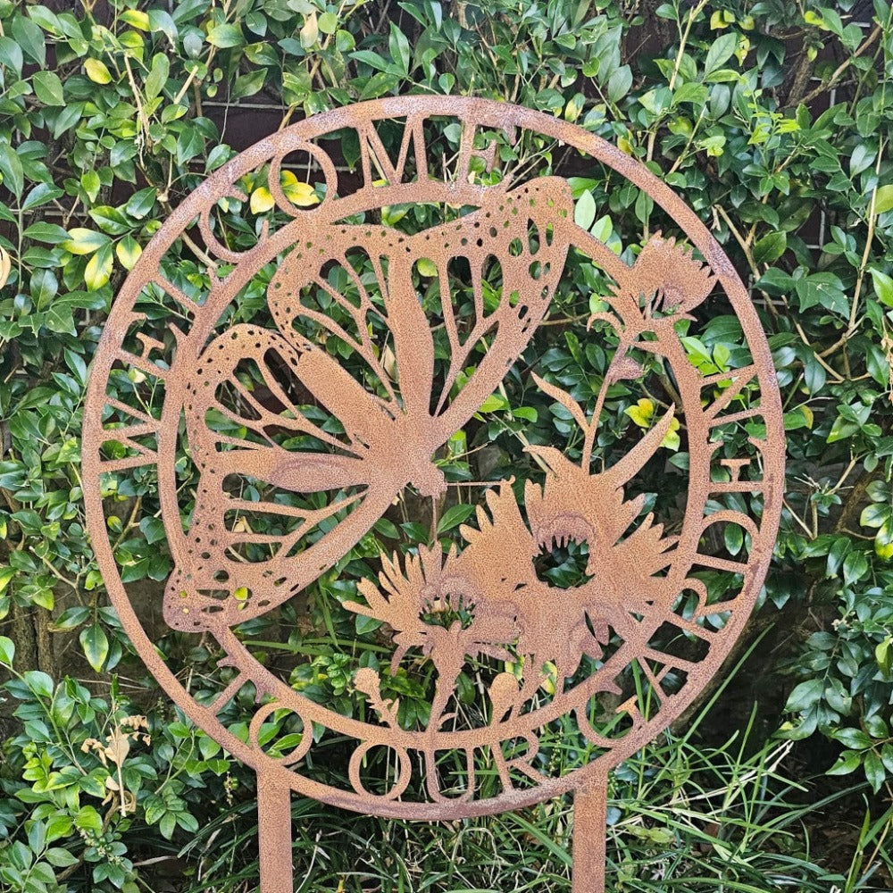 Elegant Rust Welcome Garden Stake