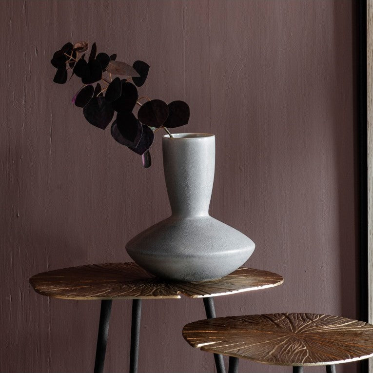 Elegant Vase in Subtle Grey for a Modern Touch