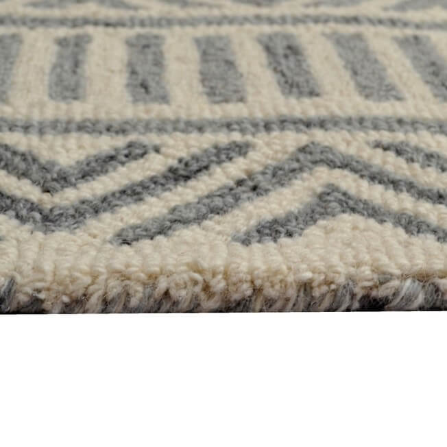 Intricate Design Woolen Rug - Ivory & Grey (Available in 3 Sizes)