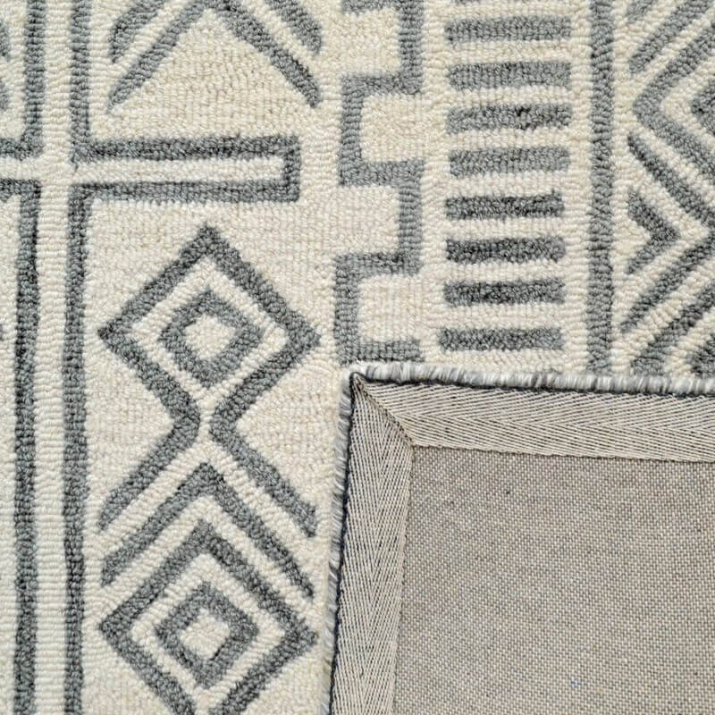 Intricate Design Woolen Rug - Ivory & Grey (Available in 3 Sizes)