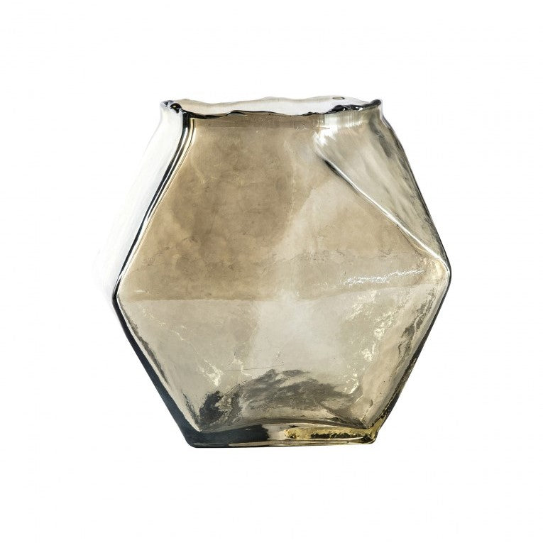 Lustre-Finished Vase Illuminates Diverse Interiors