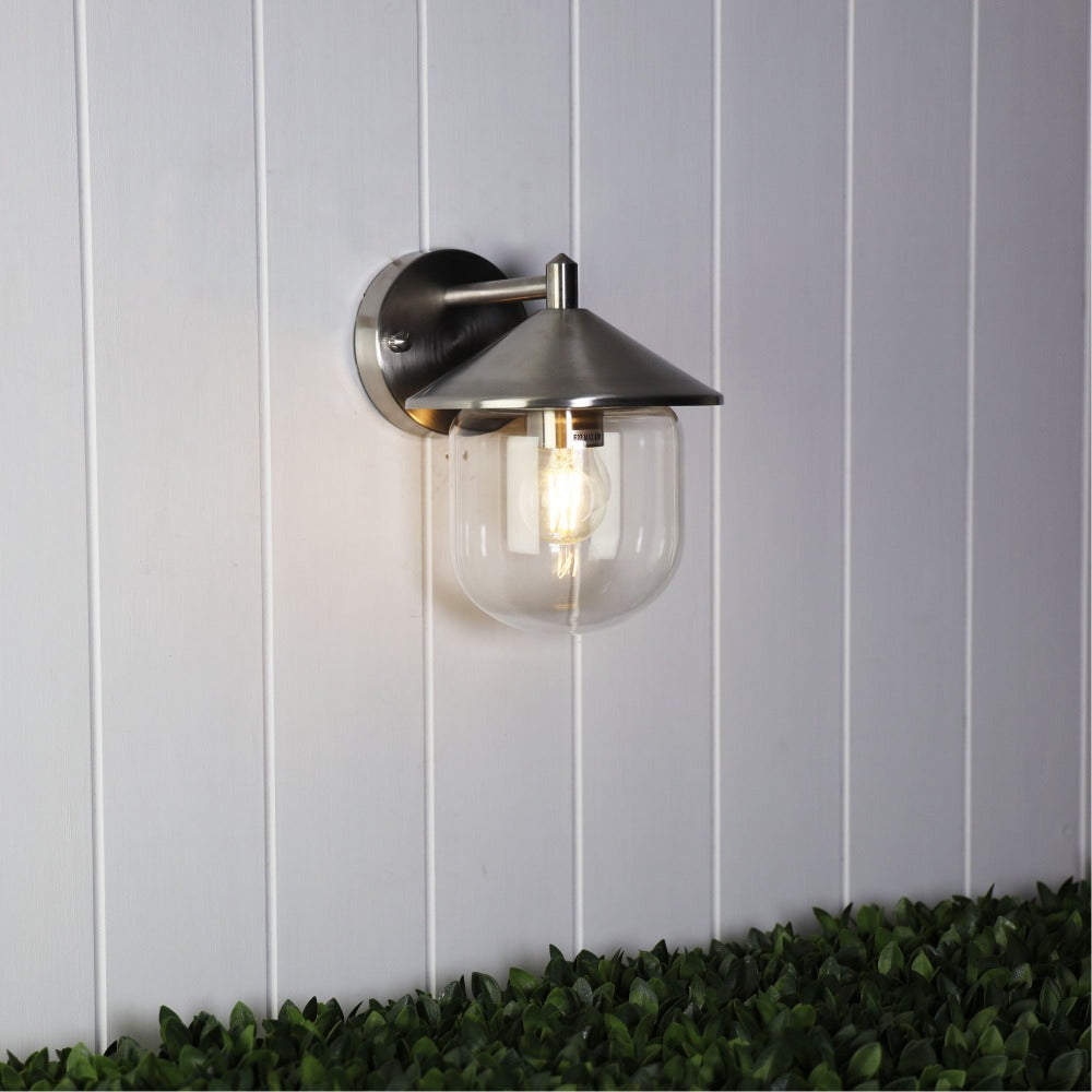 Metal Retro-Styled Outdoor Wall Light