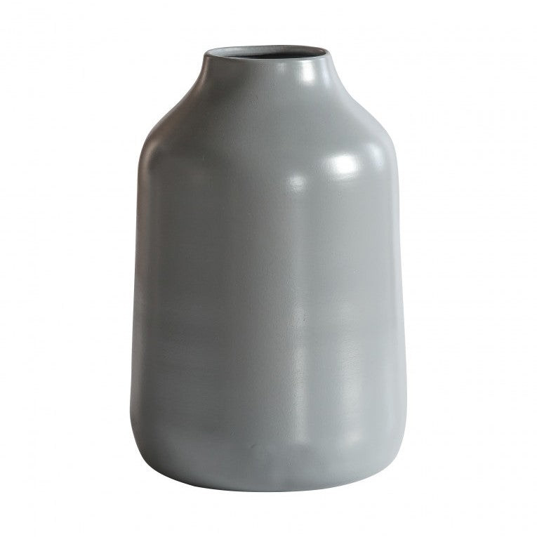 Metal Vase with a Touch of Modern Sophistication (Available in 2 Colors)