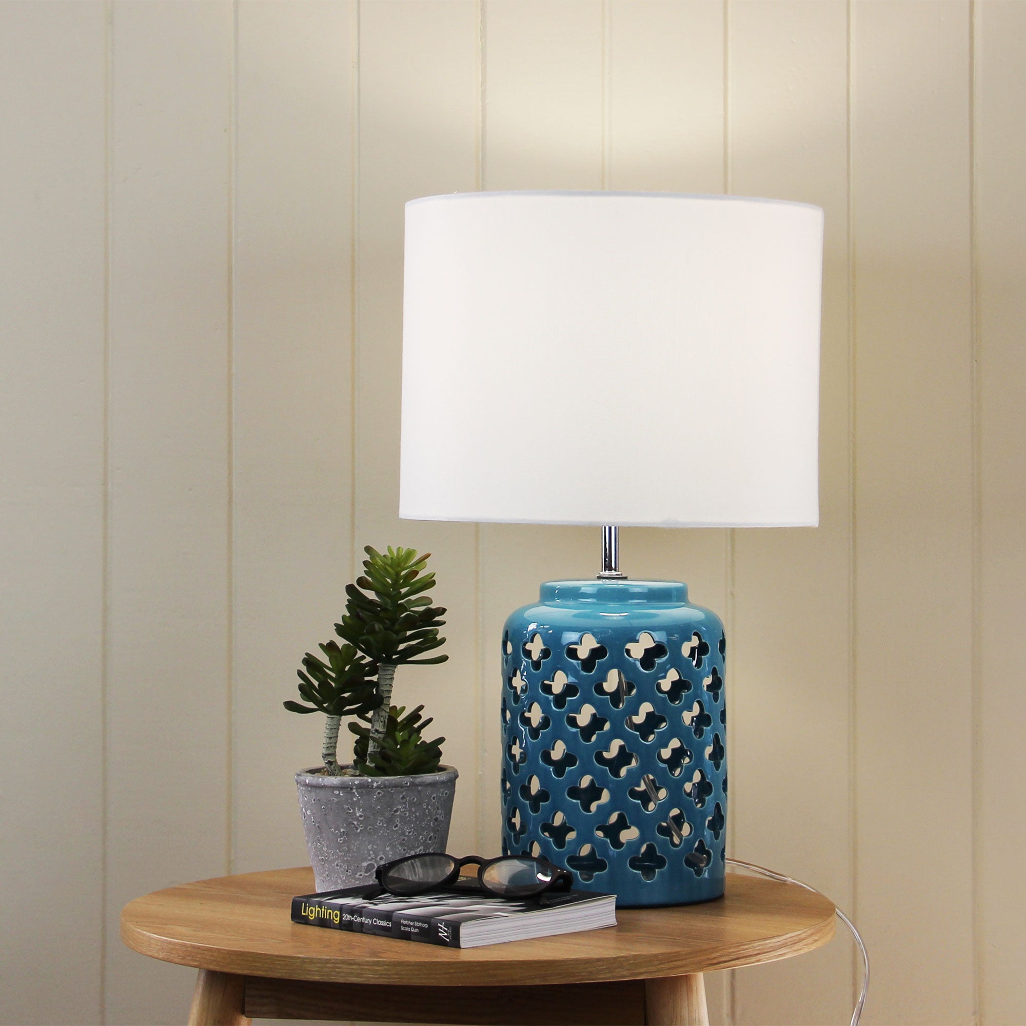 Modern Cut Ceramic Table Lamp (Available in 2 Colors)