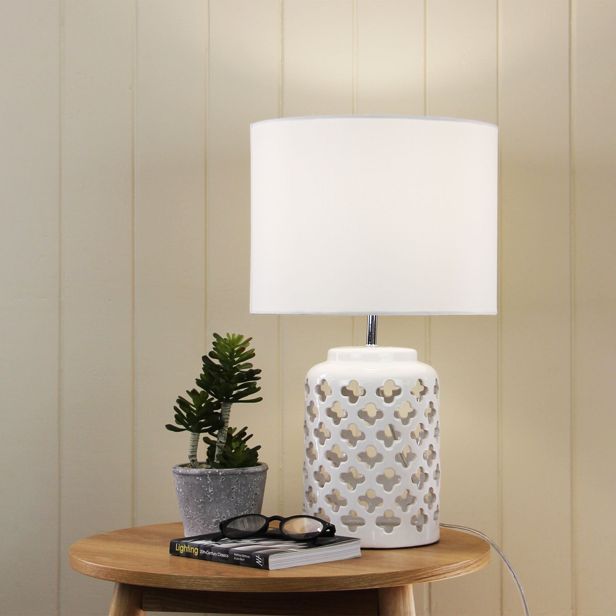 Modern Cut Ceramic Table Lamp (Available in 2 Colors)