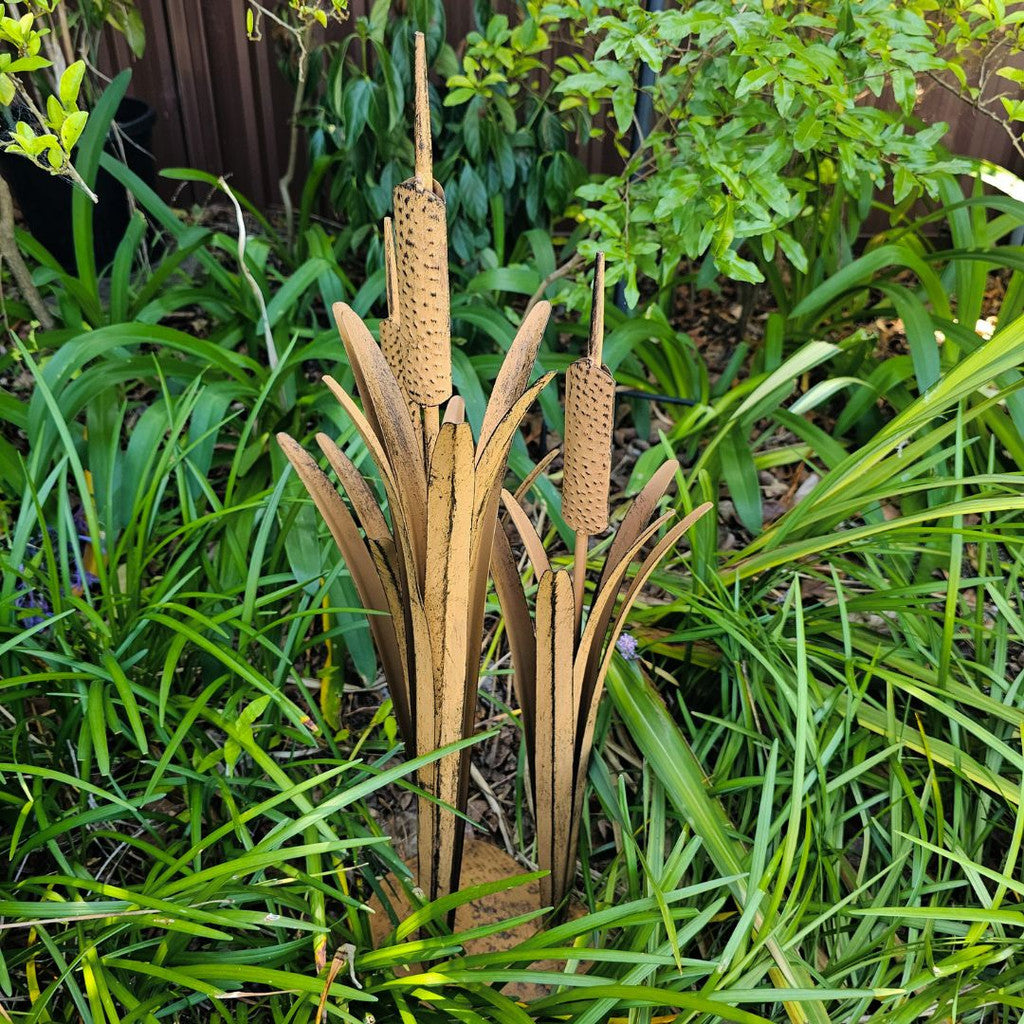 Refined Metal Bulrushes with Base