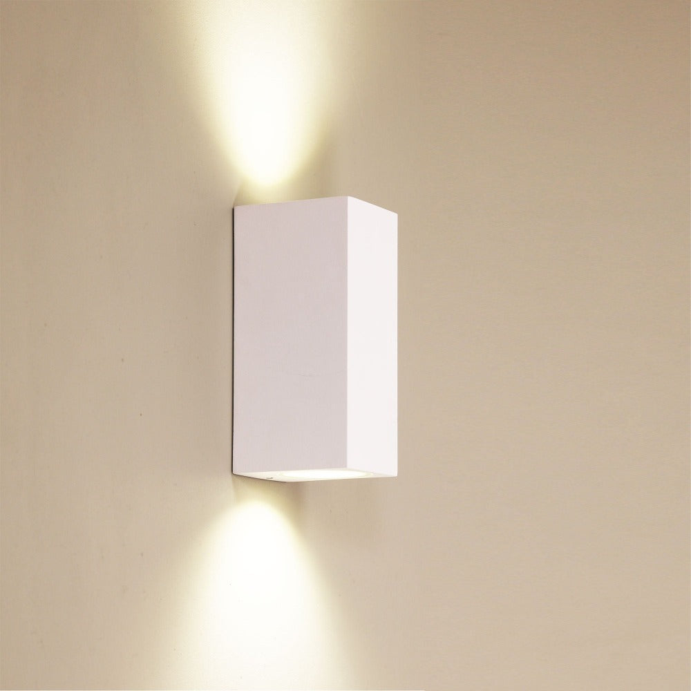 Sleek Outdoor Wall Light (Available in 2 Colors)