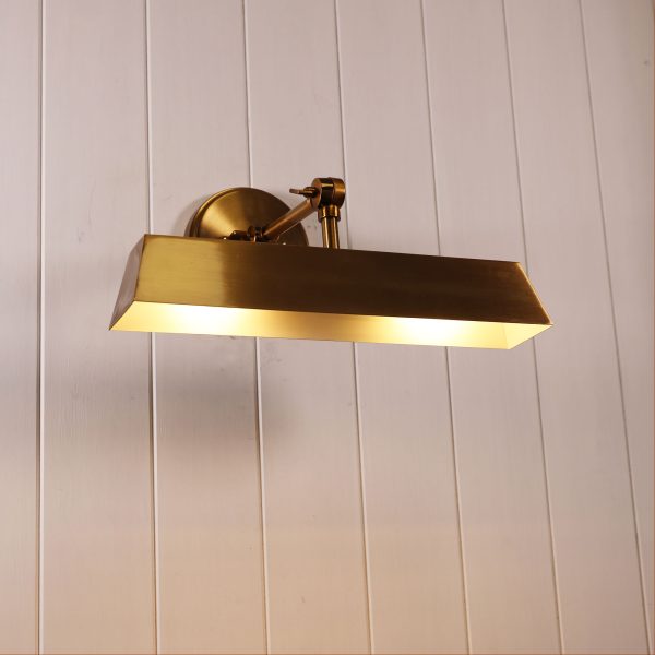 Stylish Metal Wide Wall Light (Available in 2 Colors)