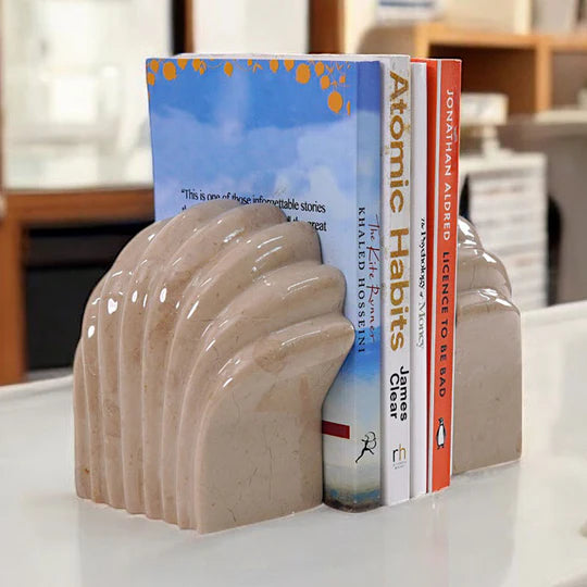 Stylish Shelve Decorative Shell Bookend - Cream