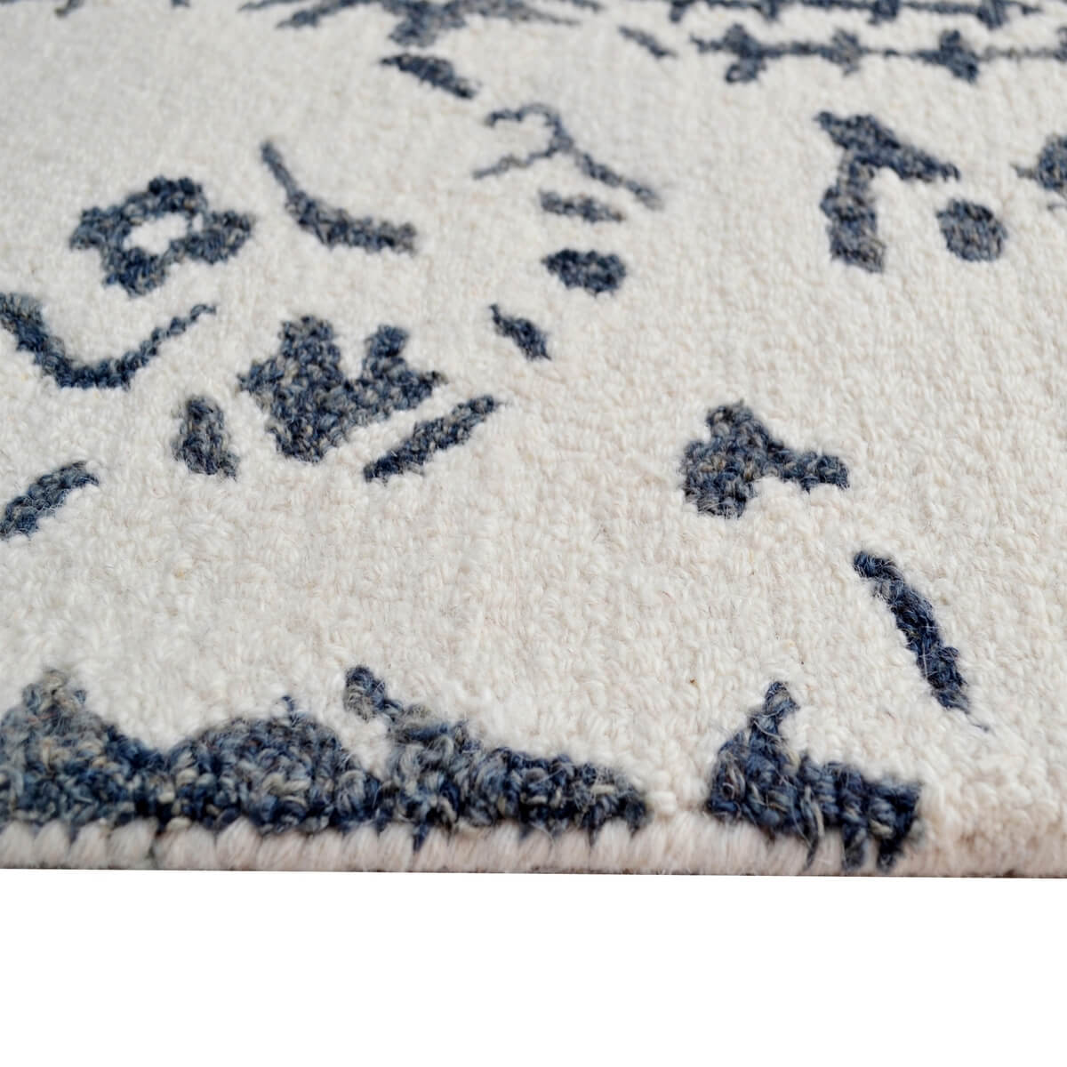 Vanishing Design Handmade Woolen Rug (Available In 3 Sizes)