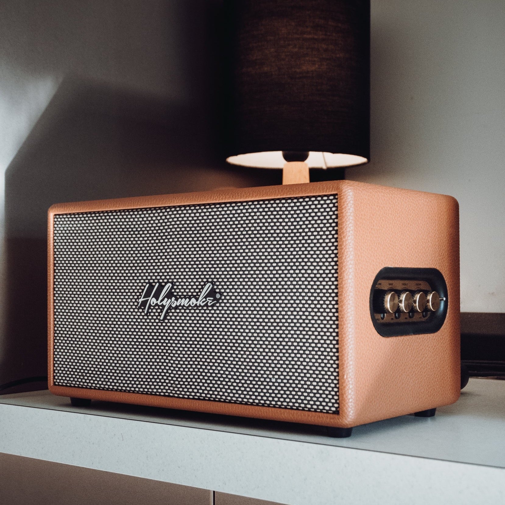 HolySmoke The Carl Retro Bluetooth Speaker - Brown