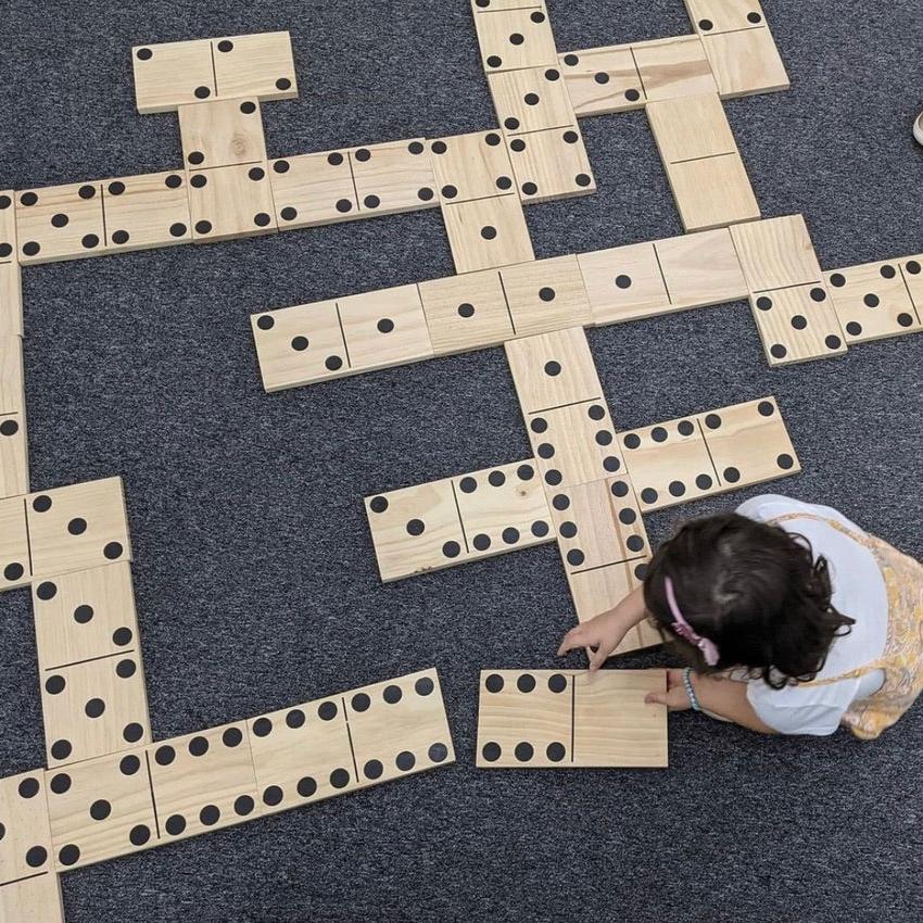 Mega Outdoor Dominoes Game With 28 Pieces 30cm